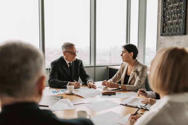 pexels-vlada-karpovich-7433853 people-in-a-meeting