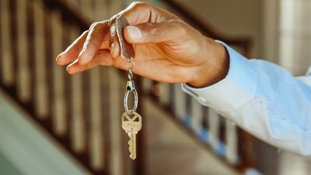hand-holding-a-key