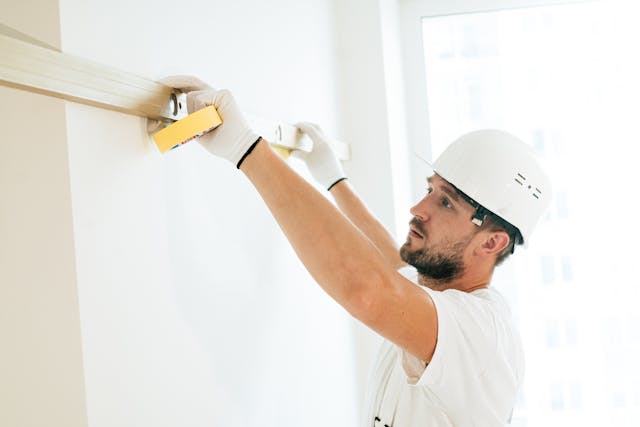 maintenance-man-measuring maintenance-man-measuring